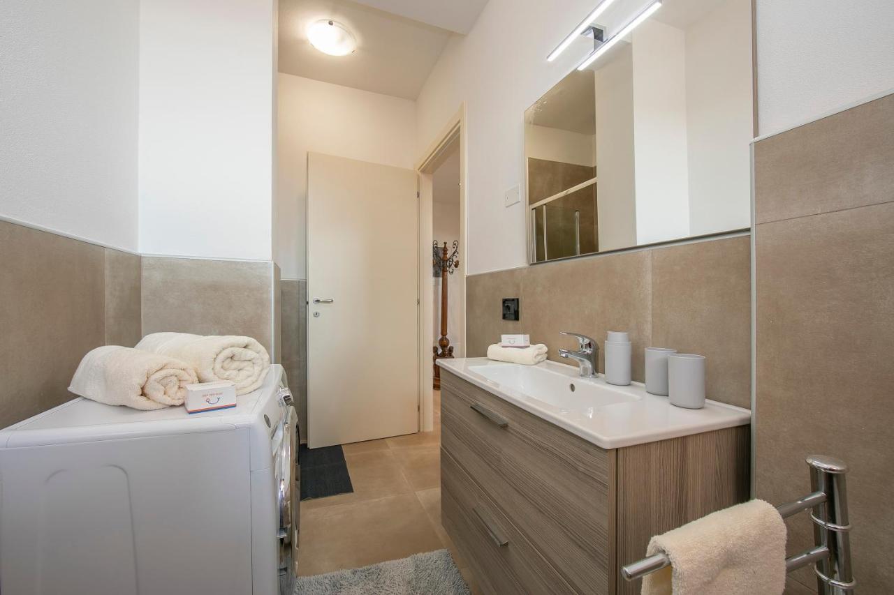Villa Teresa Apt Lake Garda View - Happy Rentals ソイアーノ・デル・ラーゴ エクステリア 写真